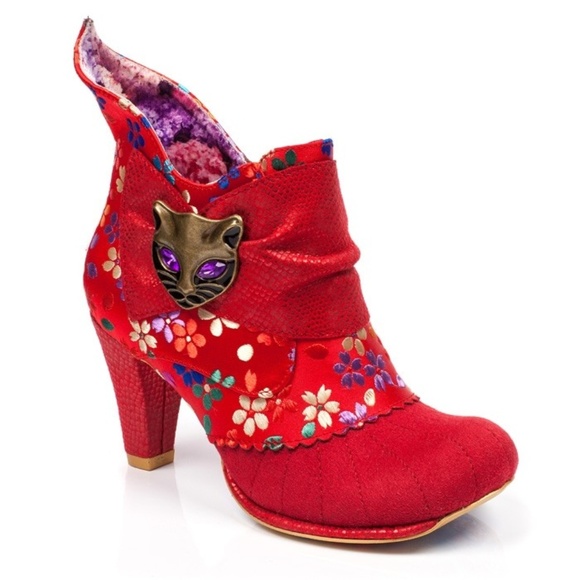 red cat boots